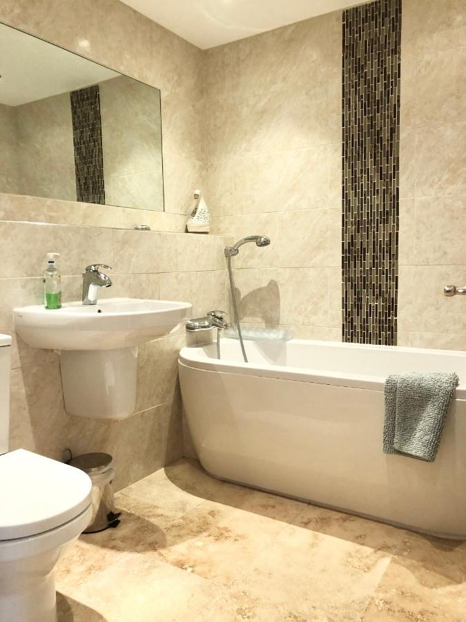 8 Oakridge, St Mellion Villa ภายนอก รูปภาพ