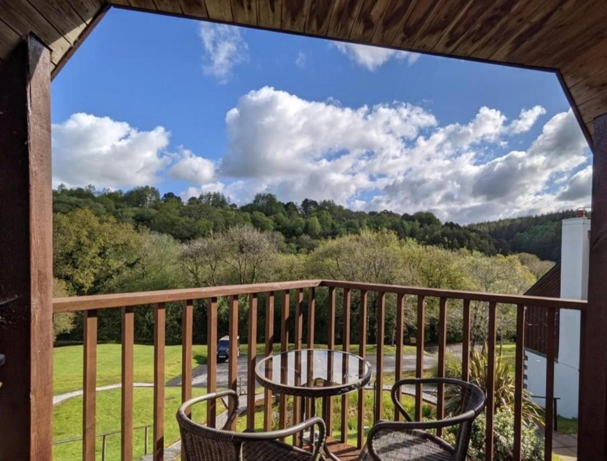 8 Oakridge, St Mellion Villa ภายนอก รูปภาพ